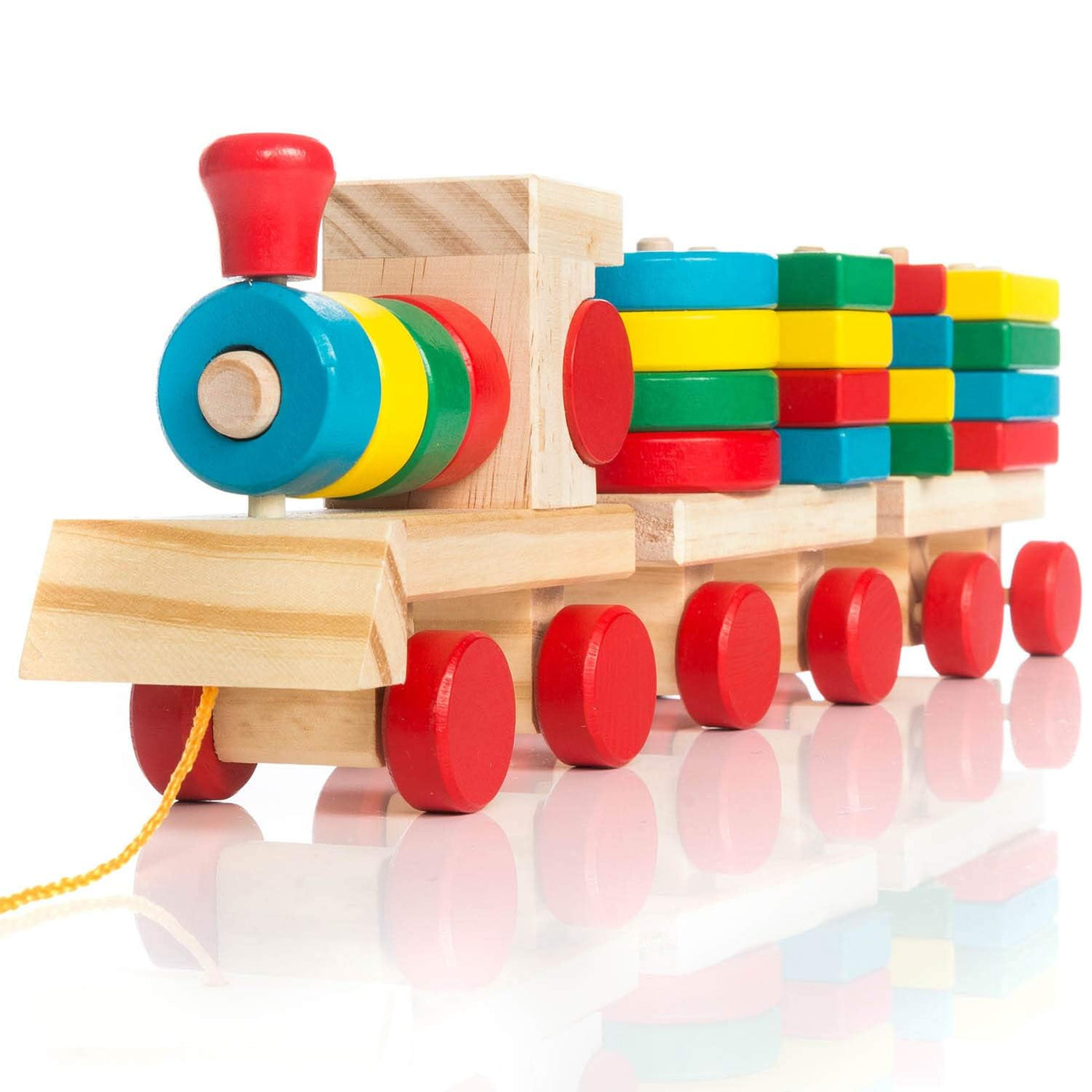 Petit train en bois ; cube à trier en bois