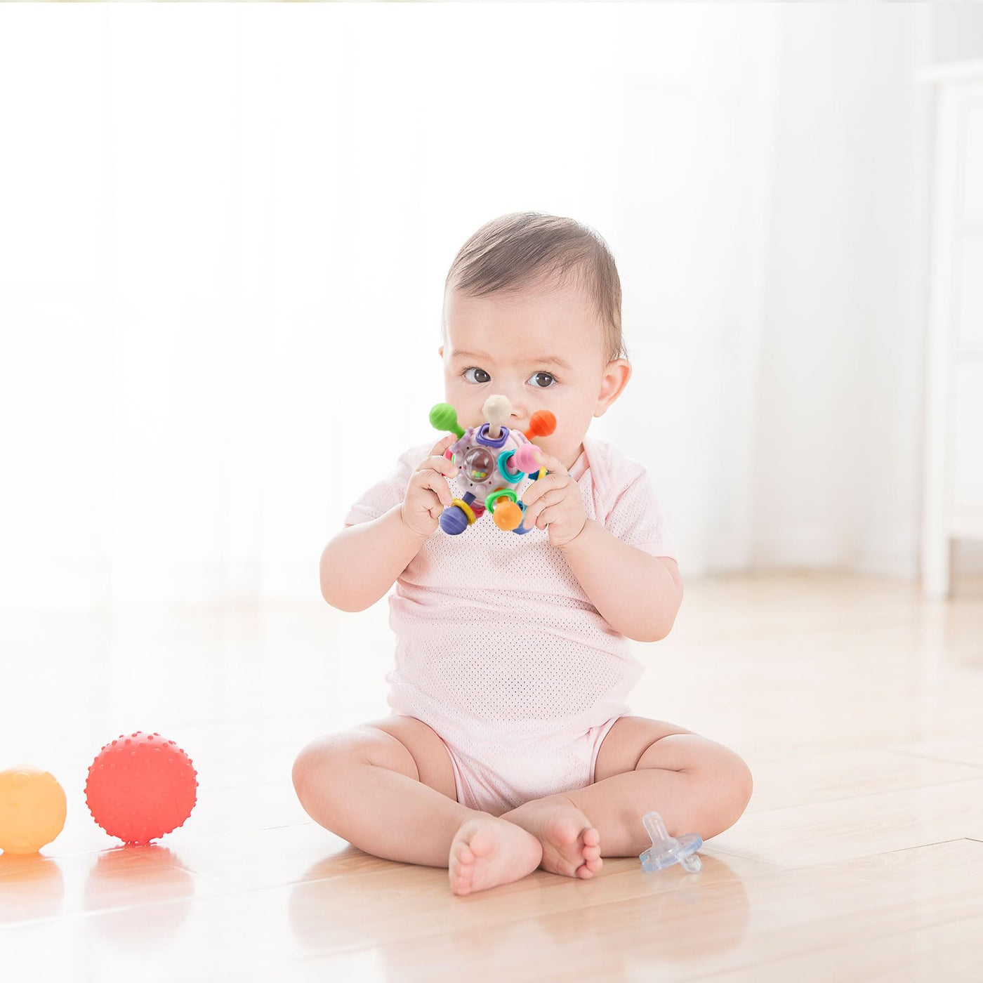 Baby teething ring, baby toy, baby grasping toy, ball rattle toy, flexible and easy to grasp