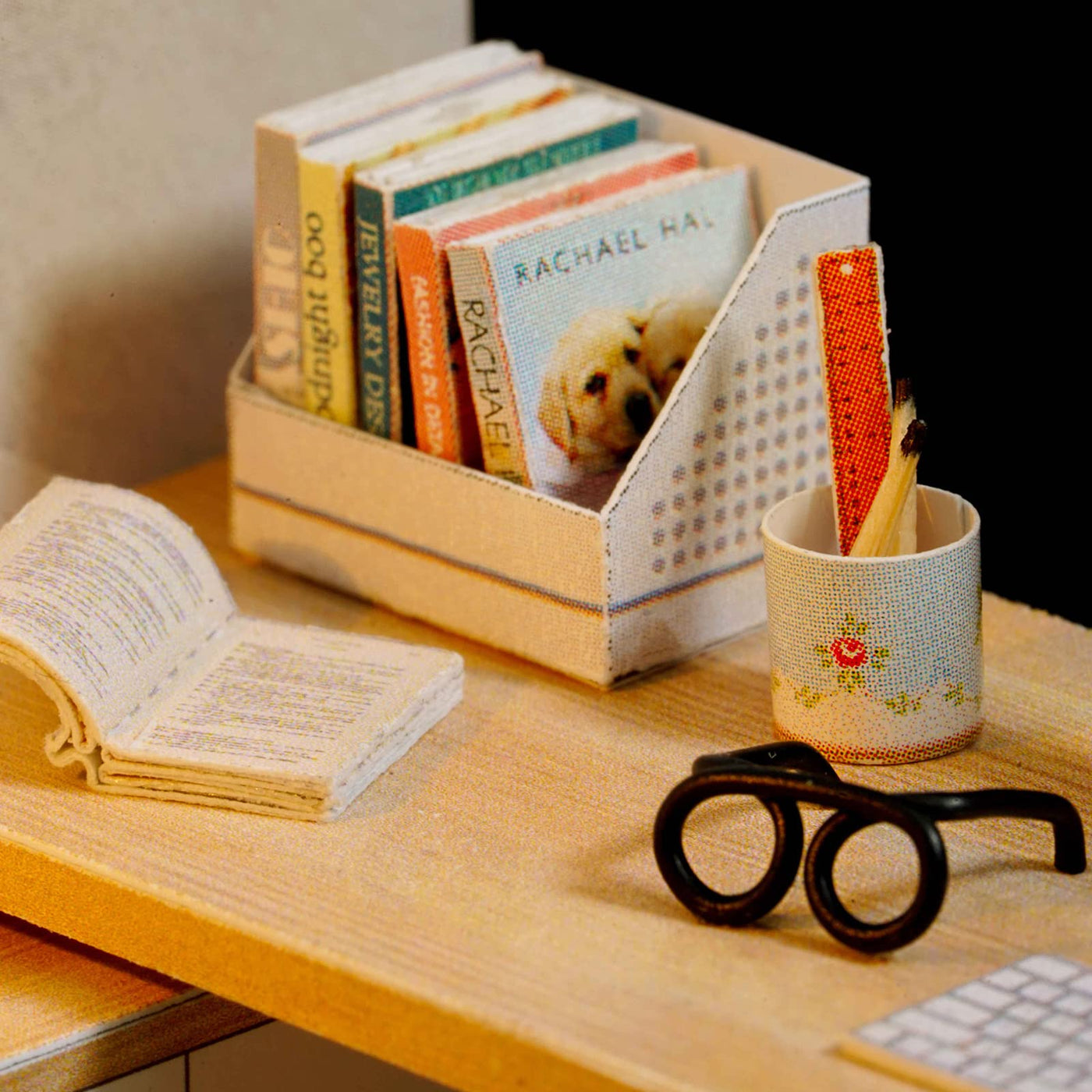 Kit Maison de Poupée Miniature-Modèle Créatif en Bois avec Éclairage LED et Cache-poussière