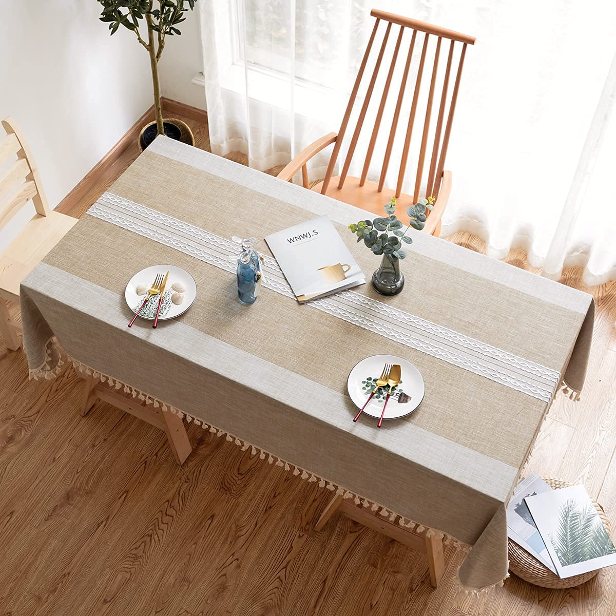 Stain-resistant rectangular tablecloth made of cotton linen with tassel edge wipeable made of powder for the dining table