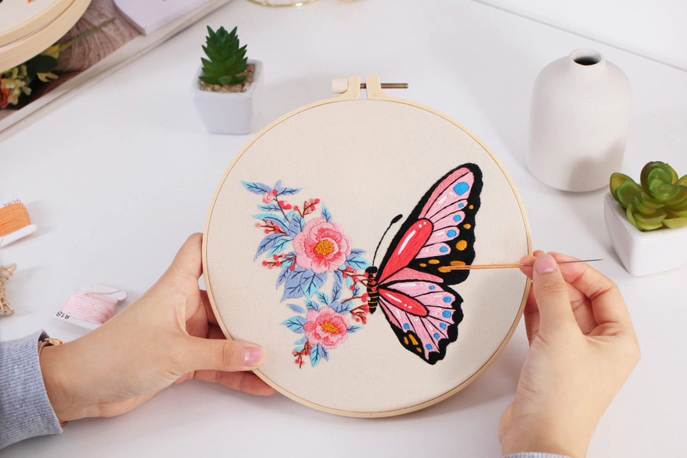 Kit de broderie papillon 3 pièces pour débutants, kits de broderie à la main pour adultes avec cerceau, projet artistique DIY