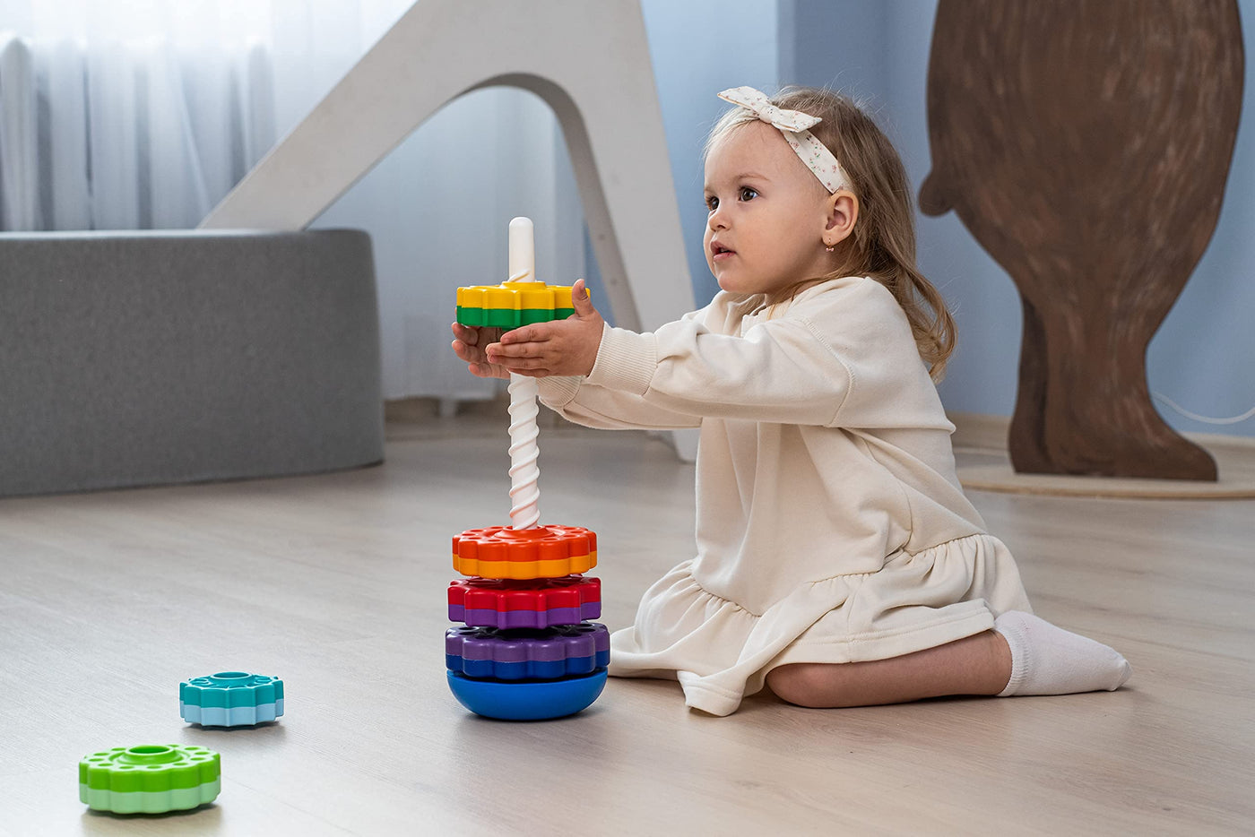 Stapelturm Baby Kinderspielzeug farbige Ringpyramide mit Spiralfaden Zahnradspiel