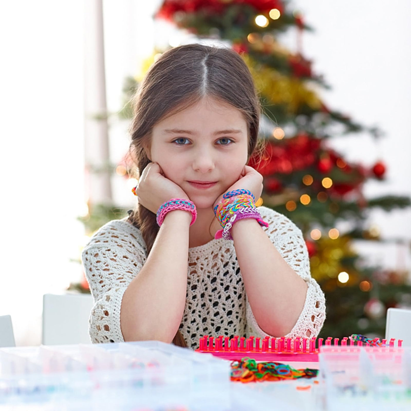 Kit de rubans 30 couleurs - rubans en caoutchouc avec pinces, breloques, perles et autres accessoires pour les kits de bricolage pour faire des bracelets d'amitié, kit d'artisanat