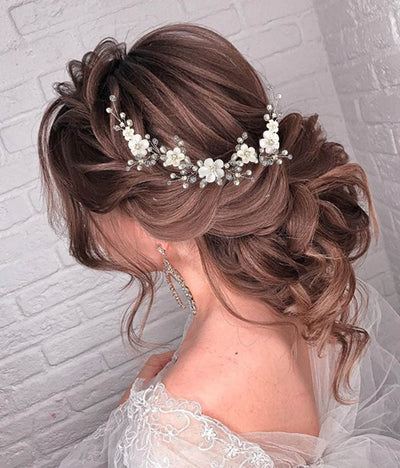Coiffure fleurie perles accessoires de cheveux mariage coiffure de mariée en cristal