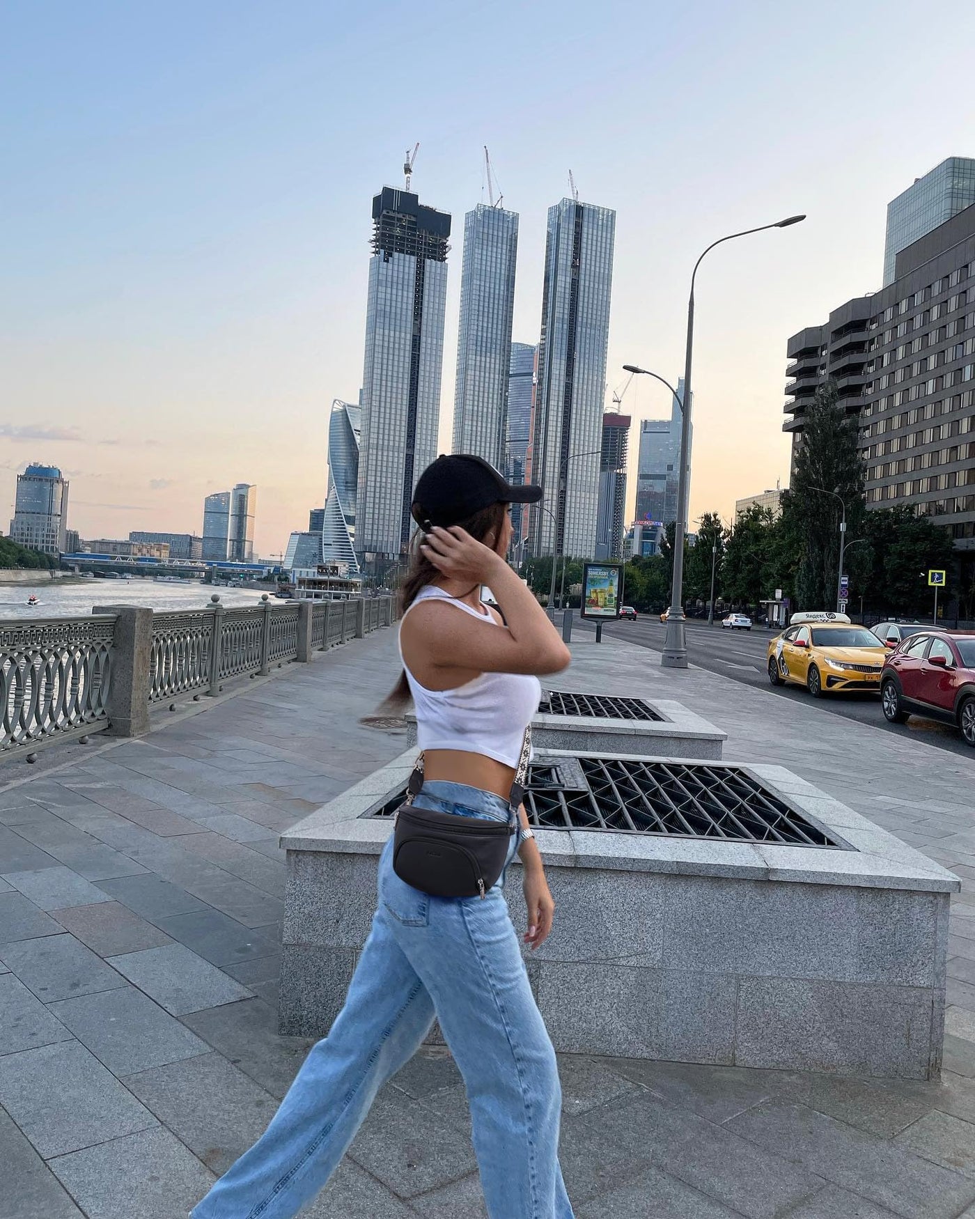 Sac à bandoulière, sac à bandoulière en cuir végétal, sac à bandoulière pour dames, pochette de poitrine avec fente pour carte et blocage RFID, détachable et ajustable