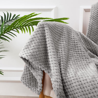 Cuddly blanket Super soft and warm fleece blanket for sofa, couch and bed with waffle pattern, cozy & comfortable blanket