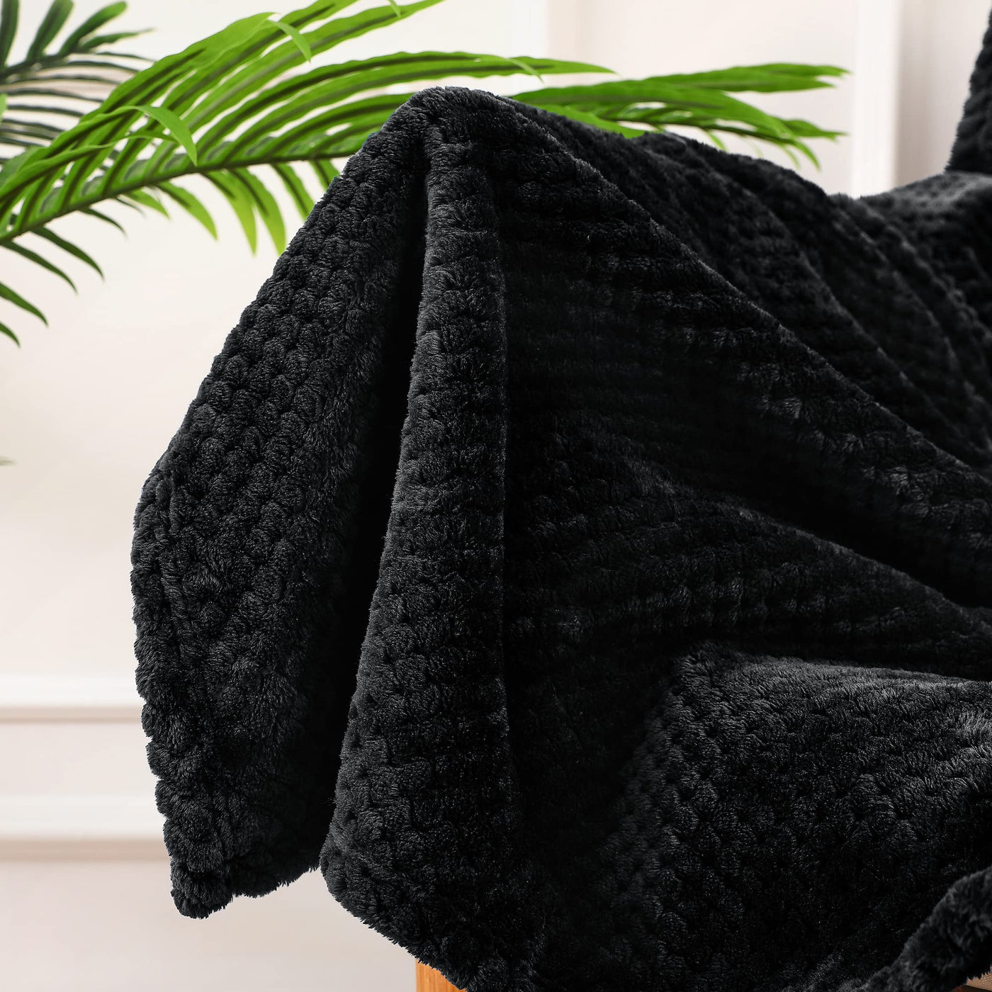 Cuddly blanket Super soft and warm fleece blanket for sofa, couch and bed with waffle pattern, cozy & comfortable blanket