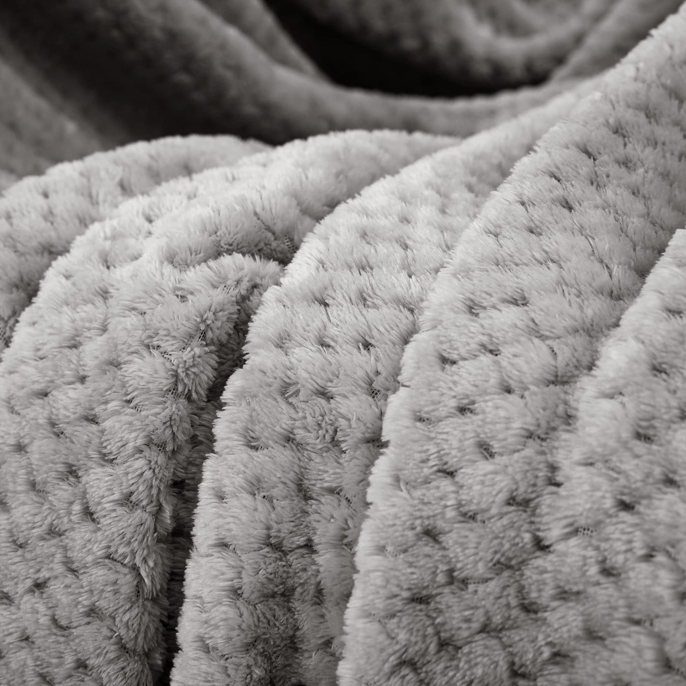 Cuddly blanket Super soft and warm fleece blanket for sofa, couch and bed with waffle pattern, cozy & comfortable blanket