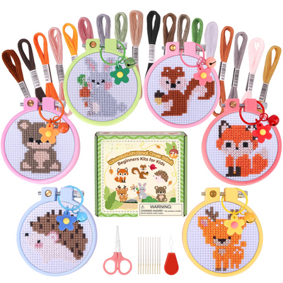 Set de 6 pièces de point de croix pour enfants, sets de broderie avec des motifs d'animaux de la forêt, set de travaux d'aiguille pour enfants avec instructions pour des porte-clés DIY