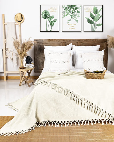 Premium bedspread with hand-knotted fringes - 100% cotton - waffle pique summer blanket - cotton blanket as bed throw, couch throw & sofa blanket