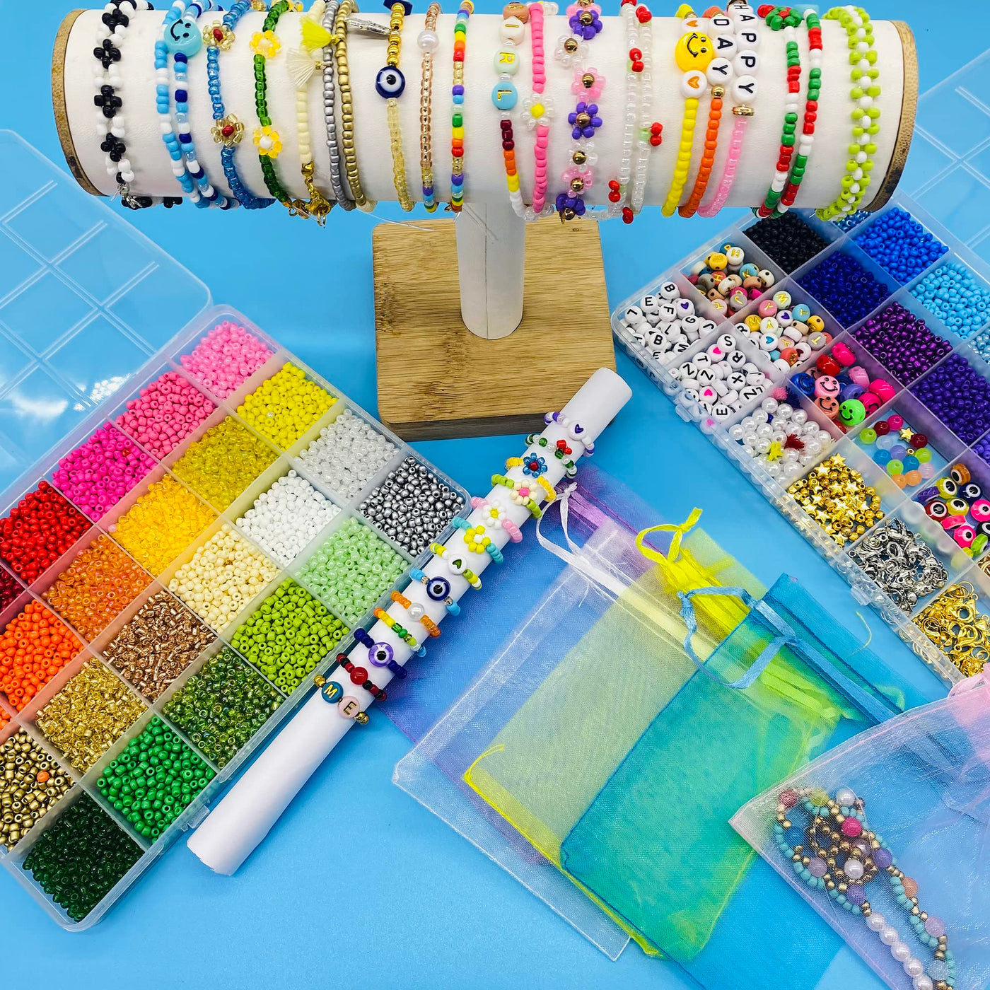 Beads for stringing 16000 pieces bead set, for bracelets Aesthetic glass beads, do it yourself with 22 different bead charms kit for DIY