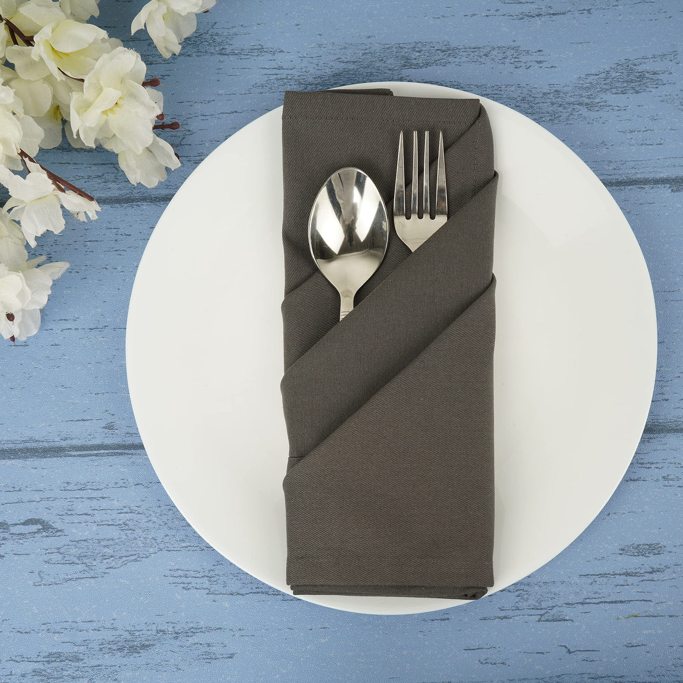 Pack of 12 oversized dinner napkins