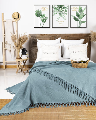 Premium bedspread with hand-knotted fringes - 100% cotton - waffle pique summer blanket - cotton blanket as bed throw, couch throw & sofa blanket