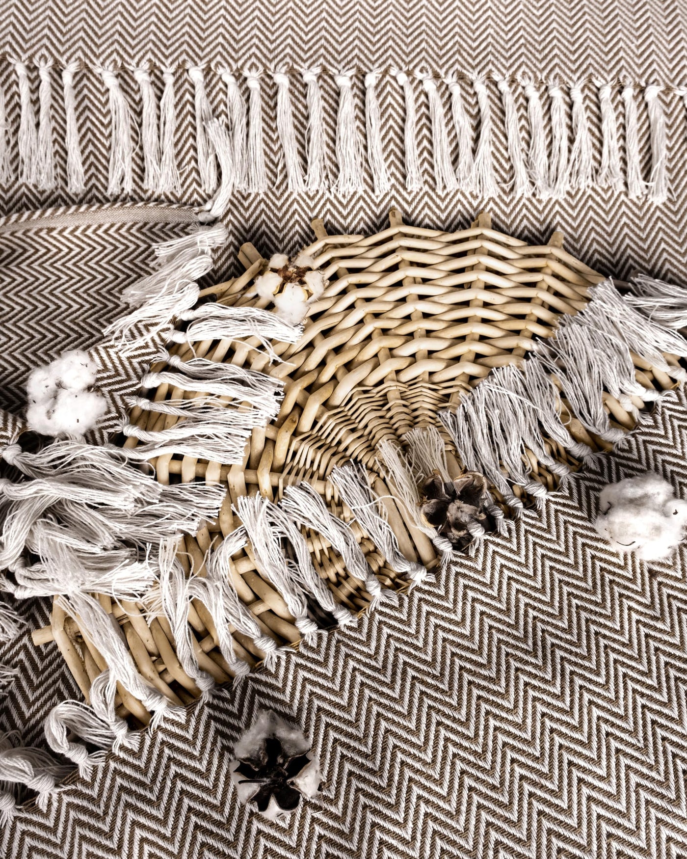 Premium bedspread with fringes - cotton blanket as bed throw, couch throw