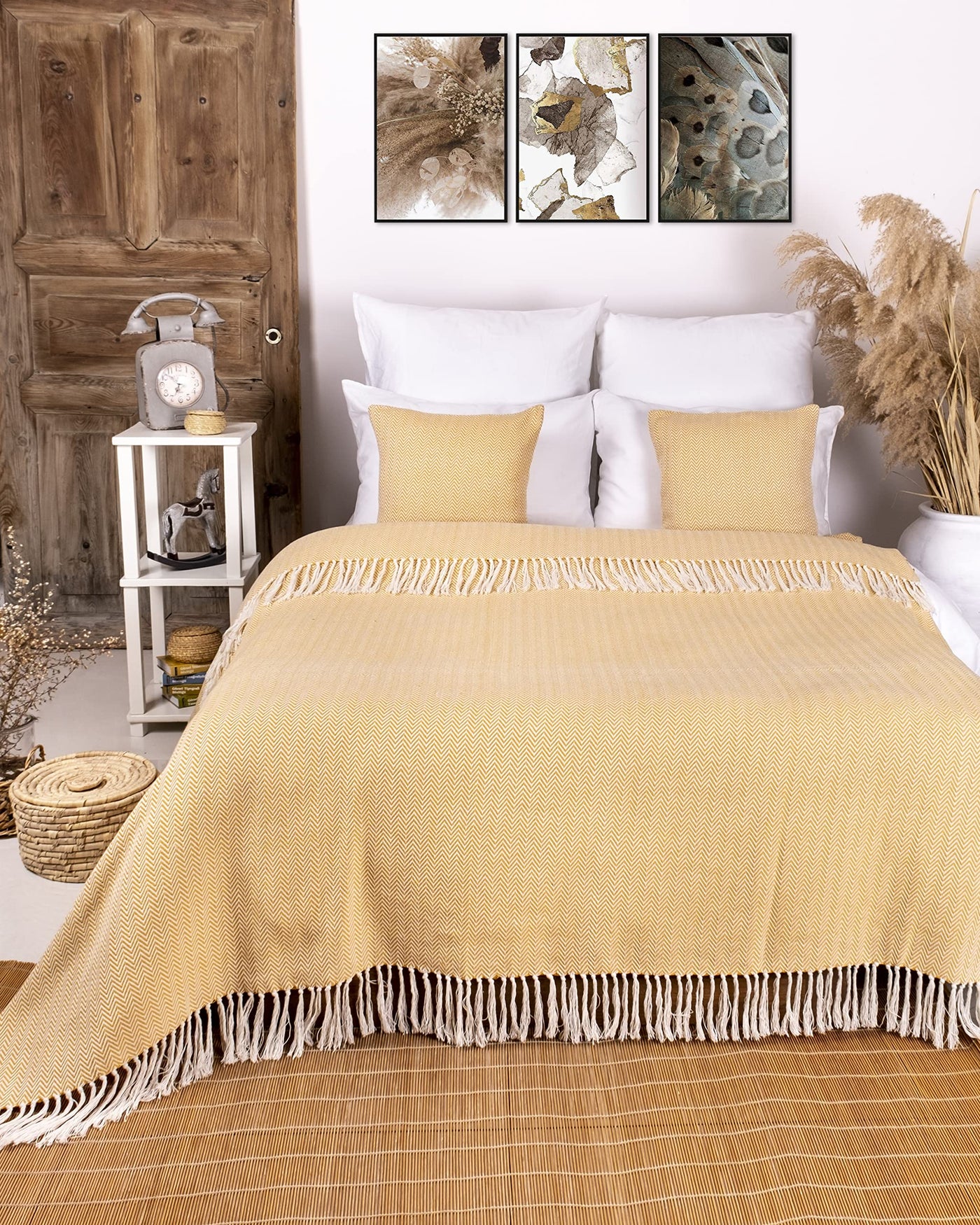 Premium bedspread with fringes - cotton blanket as bed throw, couch throw