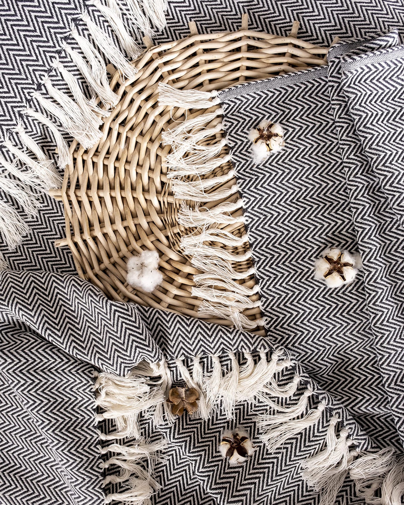 Premium bedspread with fringes - cotton blanket as bed throw, couch throw