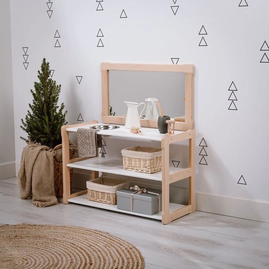 Children's washbasin with mirror