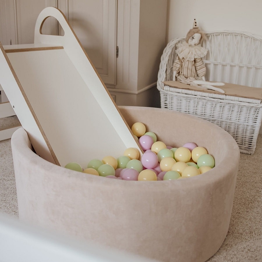 Big Ball Pits - Ecru Velvet with 200 balls